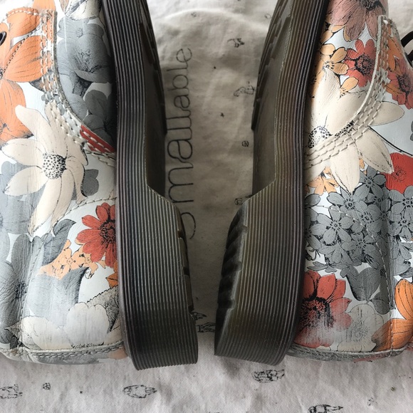 *SOLD* White Floral Doc Martens - Picture 5 of 7